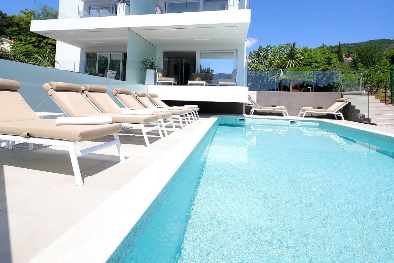 New With Swimming Pool Near The Apartment