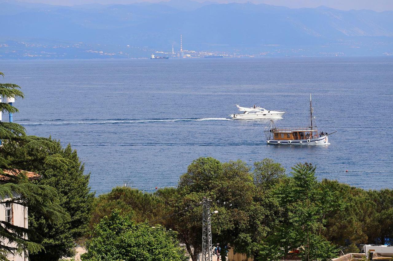 New With Swimming Pool Near The Appartement Ičići