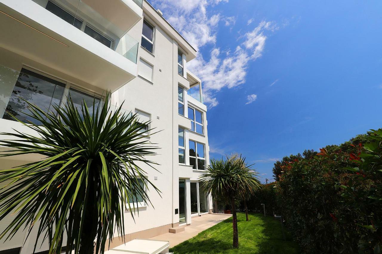 Apartment New With Swimming Pool Near The Icici