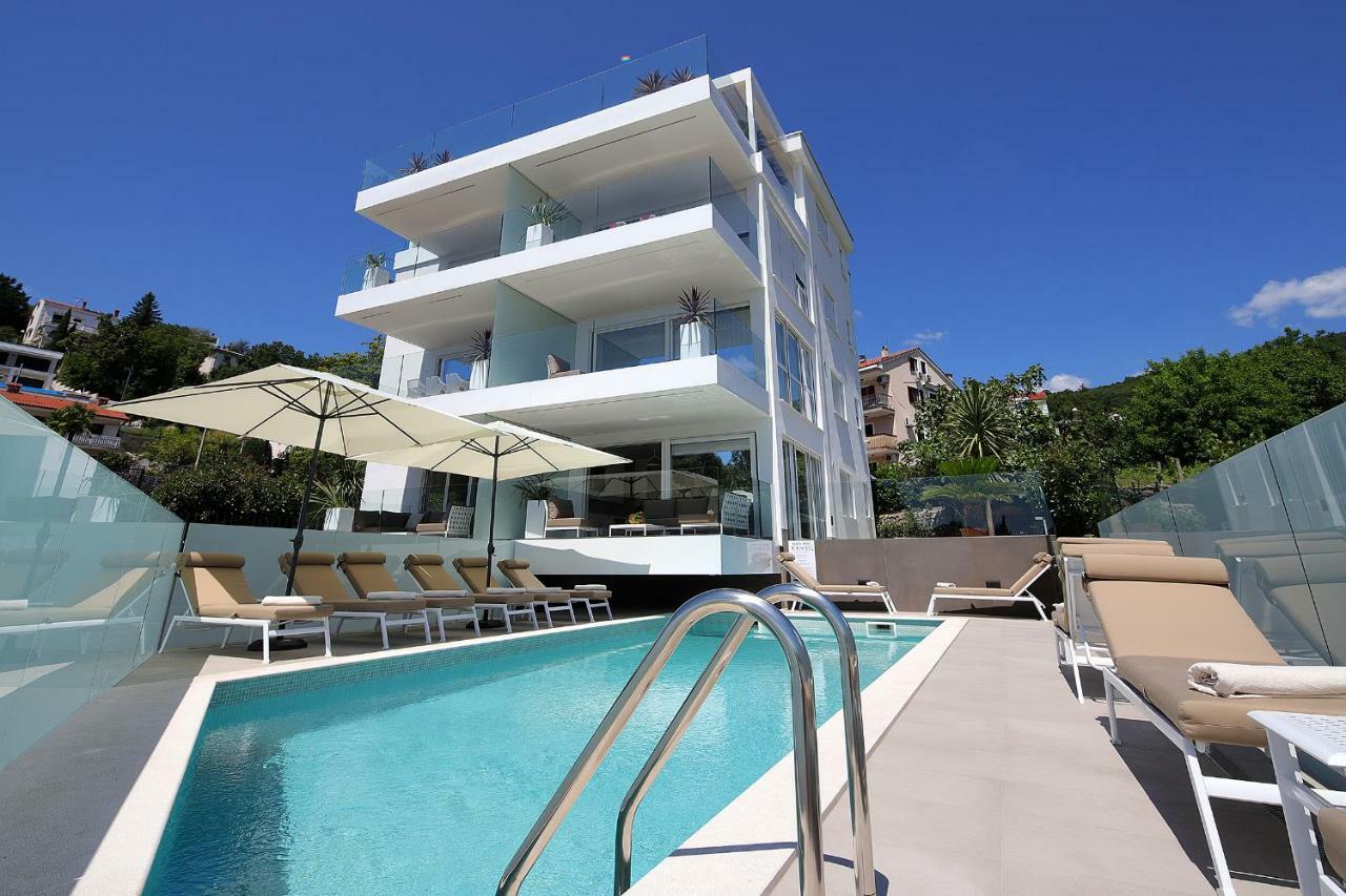 New With Swimming Pool Near The Apartment