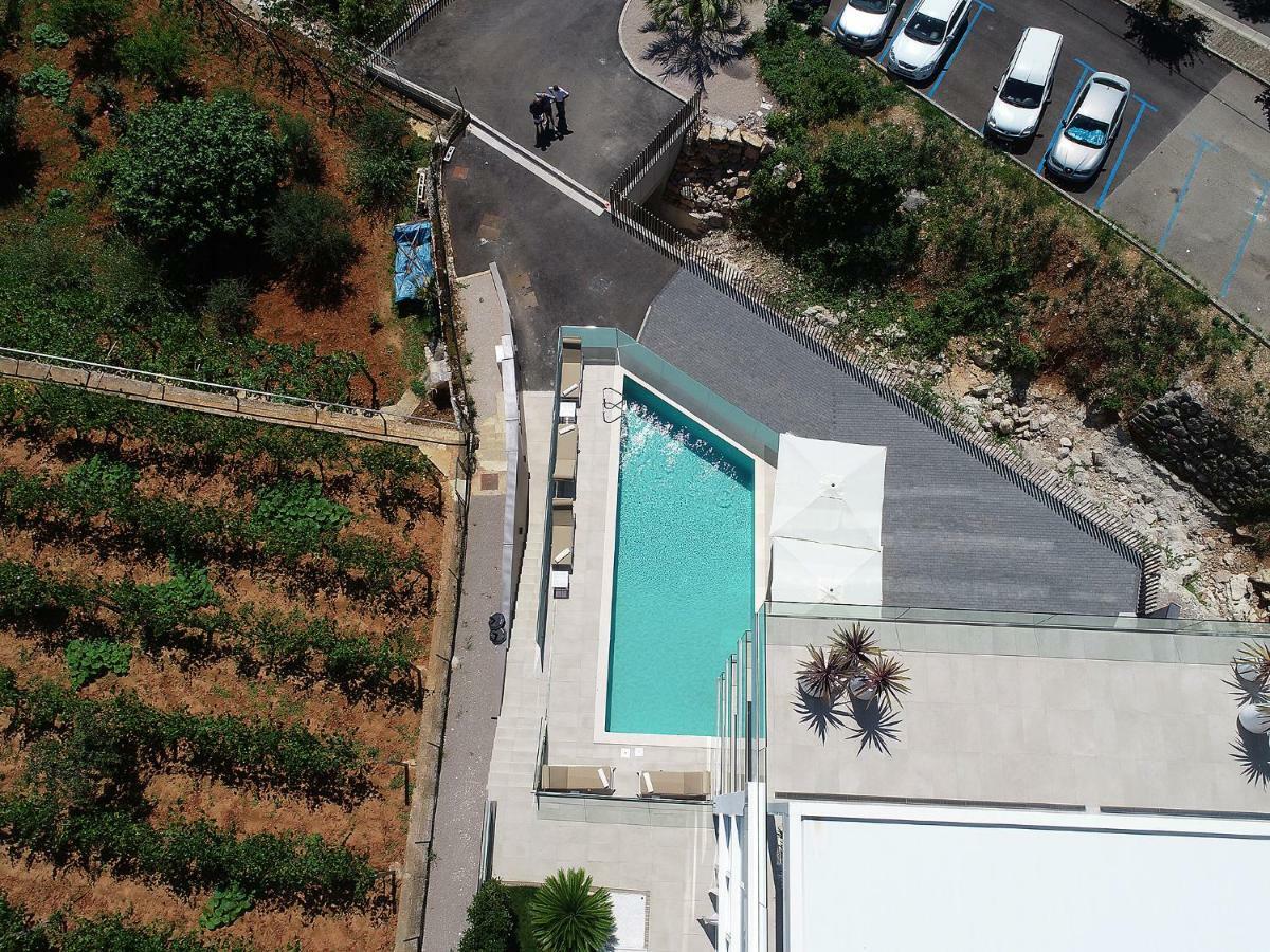 New With Swimming Pool Near The * Icici