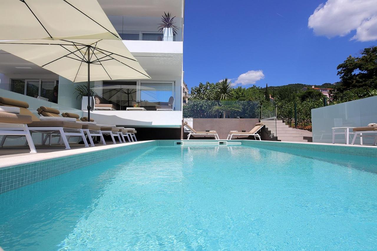 Apartment New With Swimming Pool Near The *