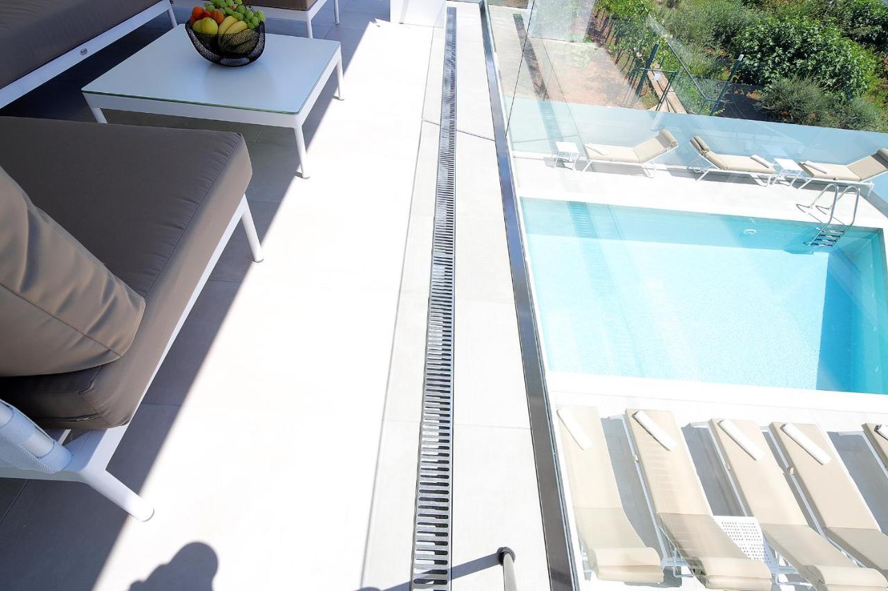 New With Swimming Pool Near The Apartmán