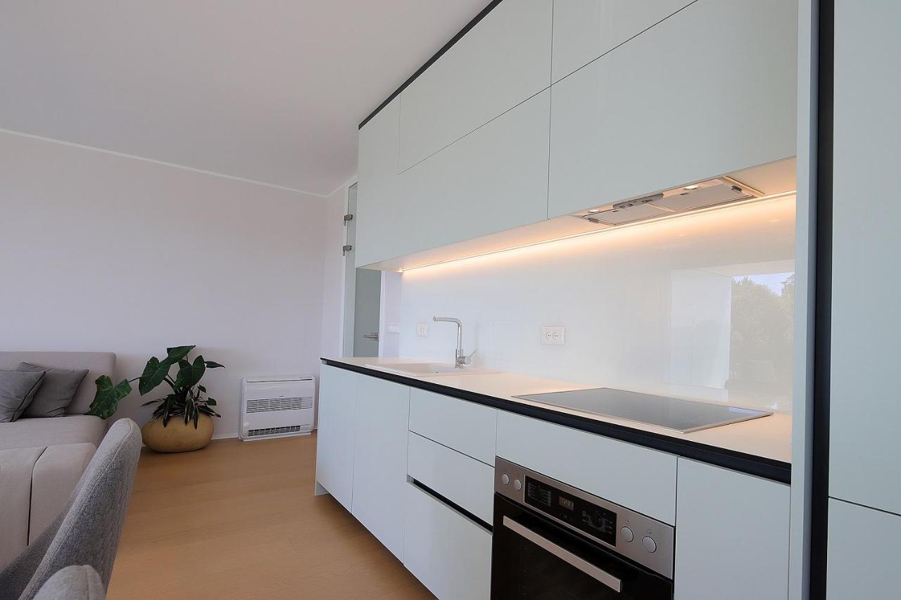 Apartmán New With Swimming Pool Near The