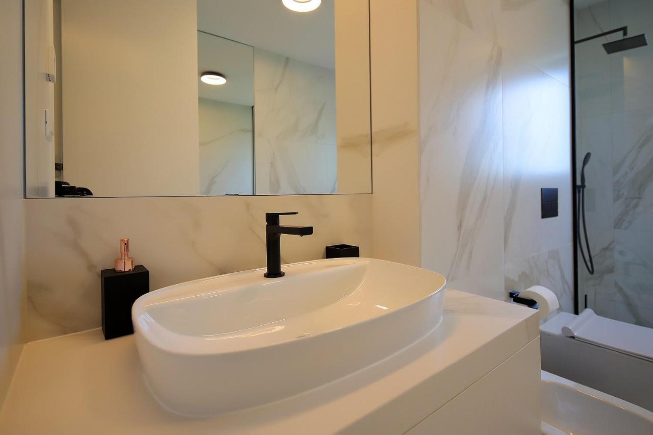 Apartmán New With Swimming Pool Near The