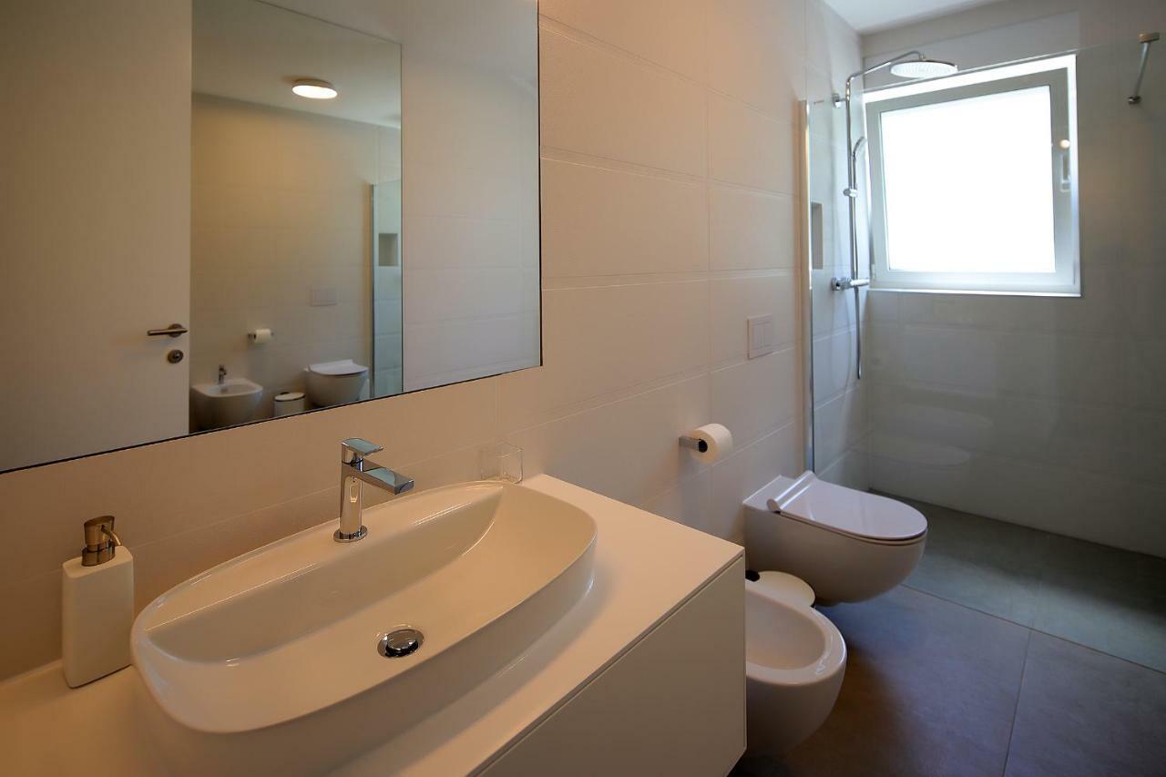 New With Swimming Pool Near The Apartmán Icici