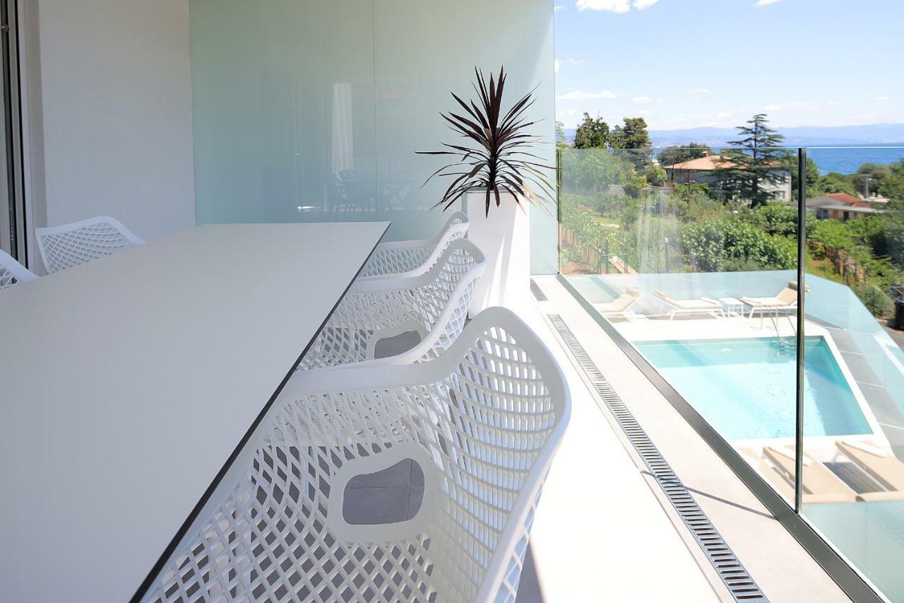 Apartmán New With Swimming Pool Near The