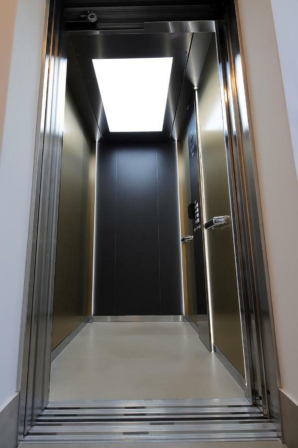 New With Swimming Pool Near The Apartmán Icici